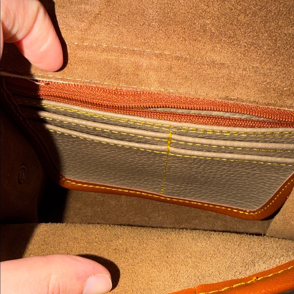 Vintage Dooney and Bourke Small Bag - Picture 7 of 7